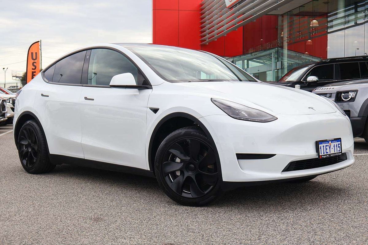 2024 Tesla Model Y Rear-Wheel Drive