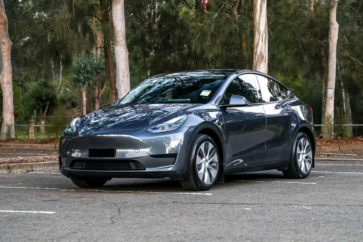 2023 Tesla Model Y Rear-Wheel Drive
