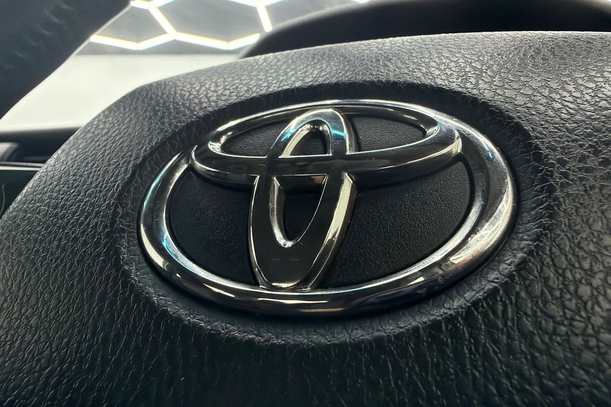 2020 Toyota Camry Ascent AXVH71R