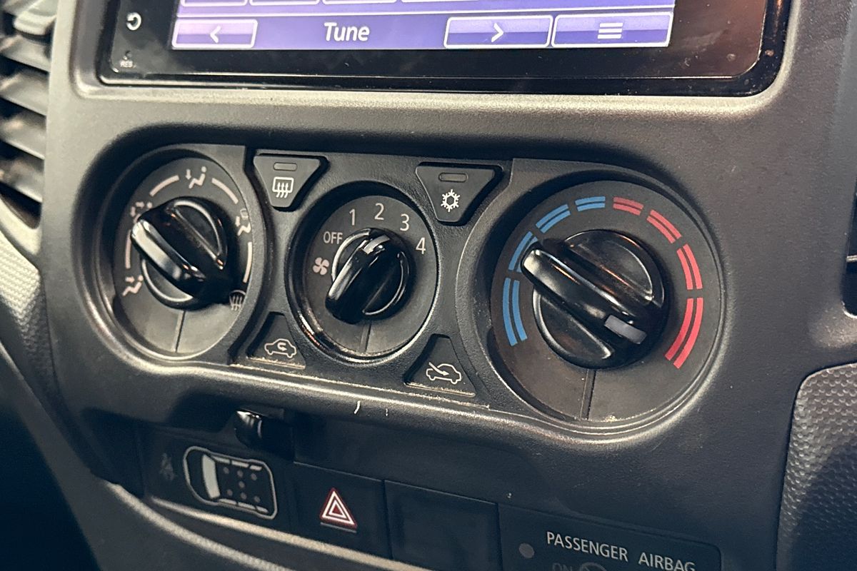 2023 Mitsubishi Triton GLX MR