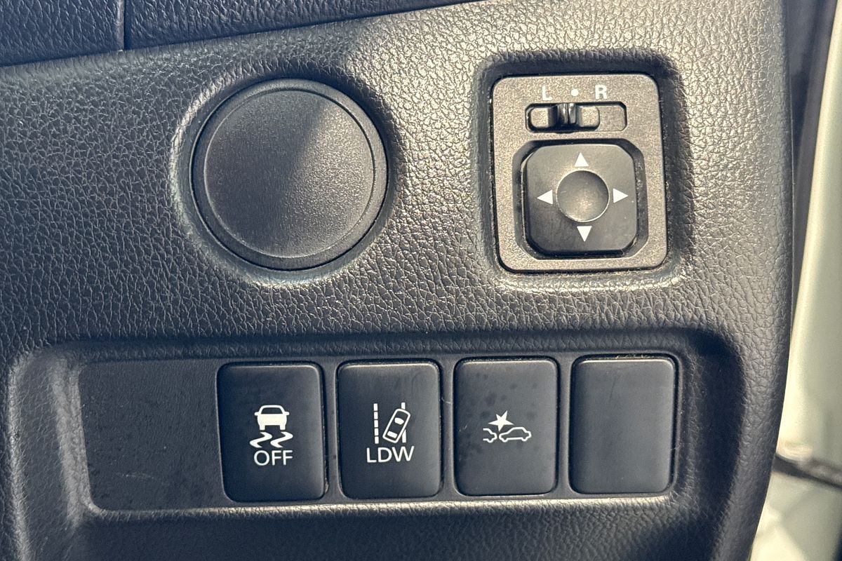 2023 Mitsubishi Triton GLX MR