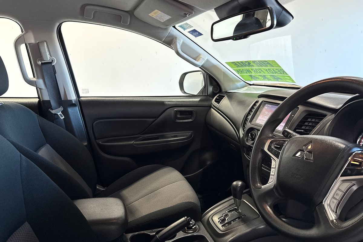 2023 Mitsubishi Triton GLX MR