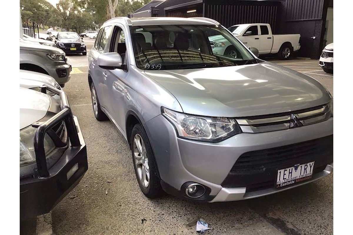 2014 Mitsubishi Outlander ES ZJ