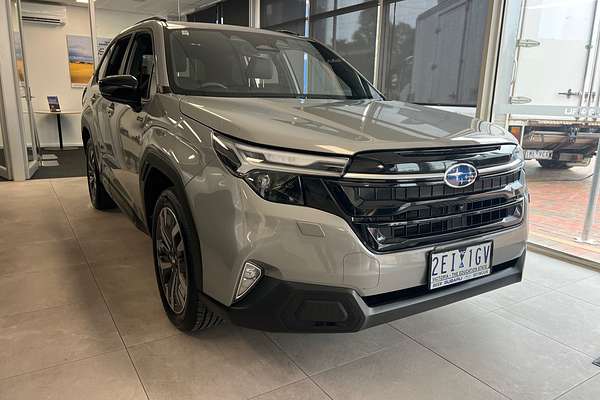 2025 Subaru Forester Hybrid Touring S6