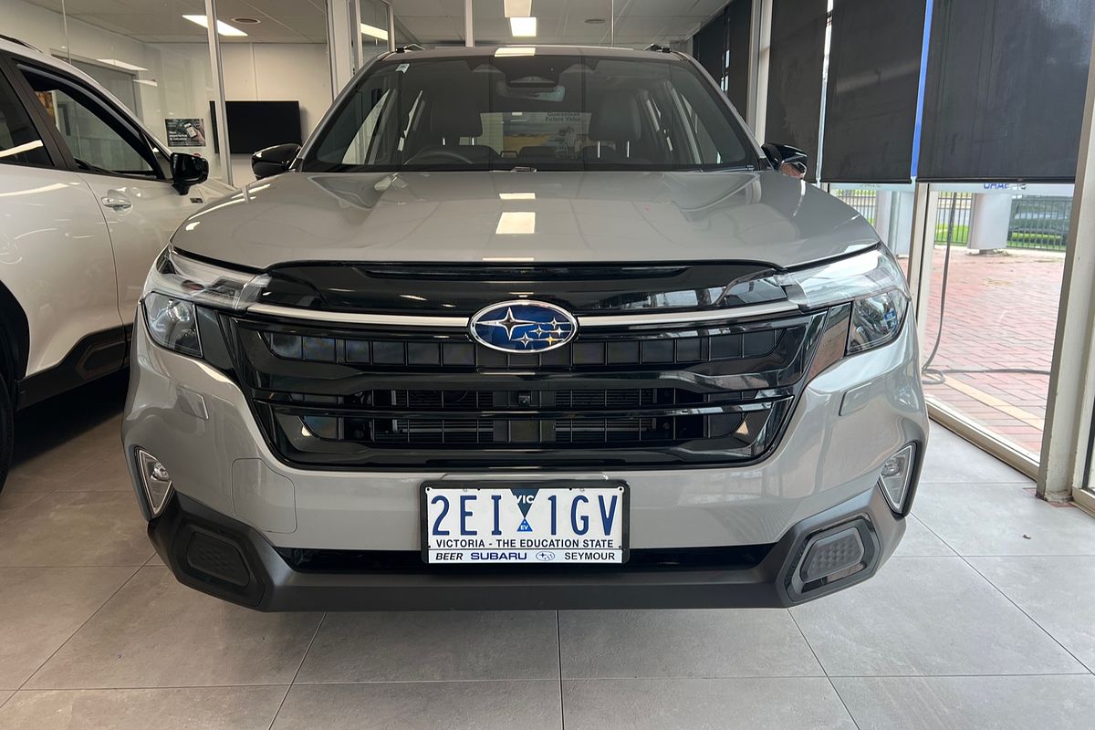 2025 Subaru Forester Hybrid Touring S6