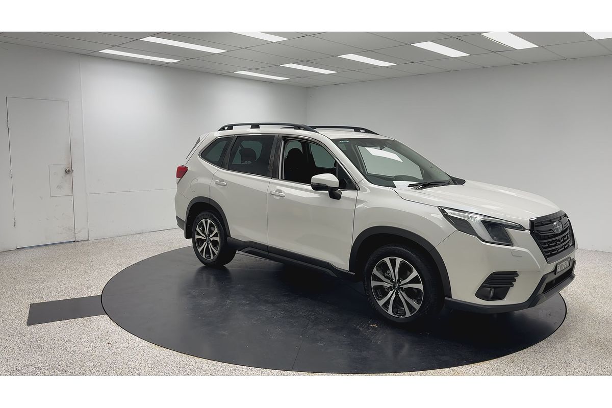 2023 Subaru Forester 2.5i Premium S5