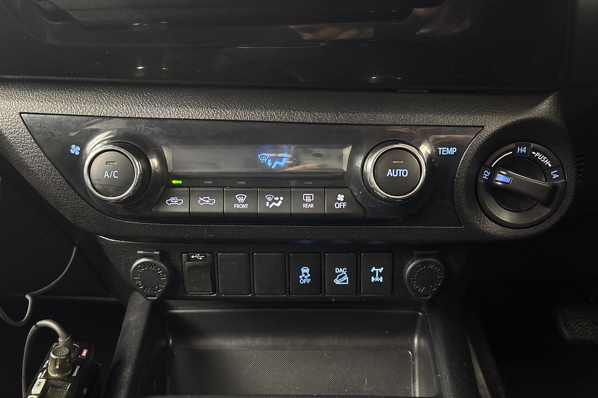 2017 Toyota Hilux SR5 GUN126R 4X4