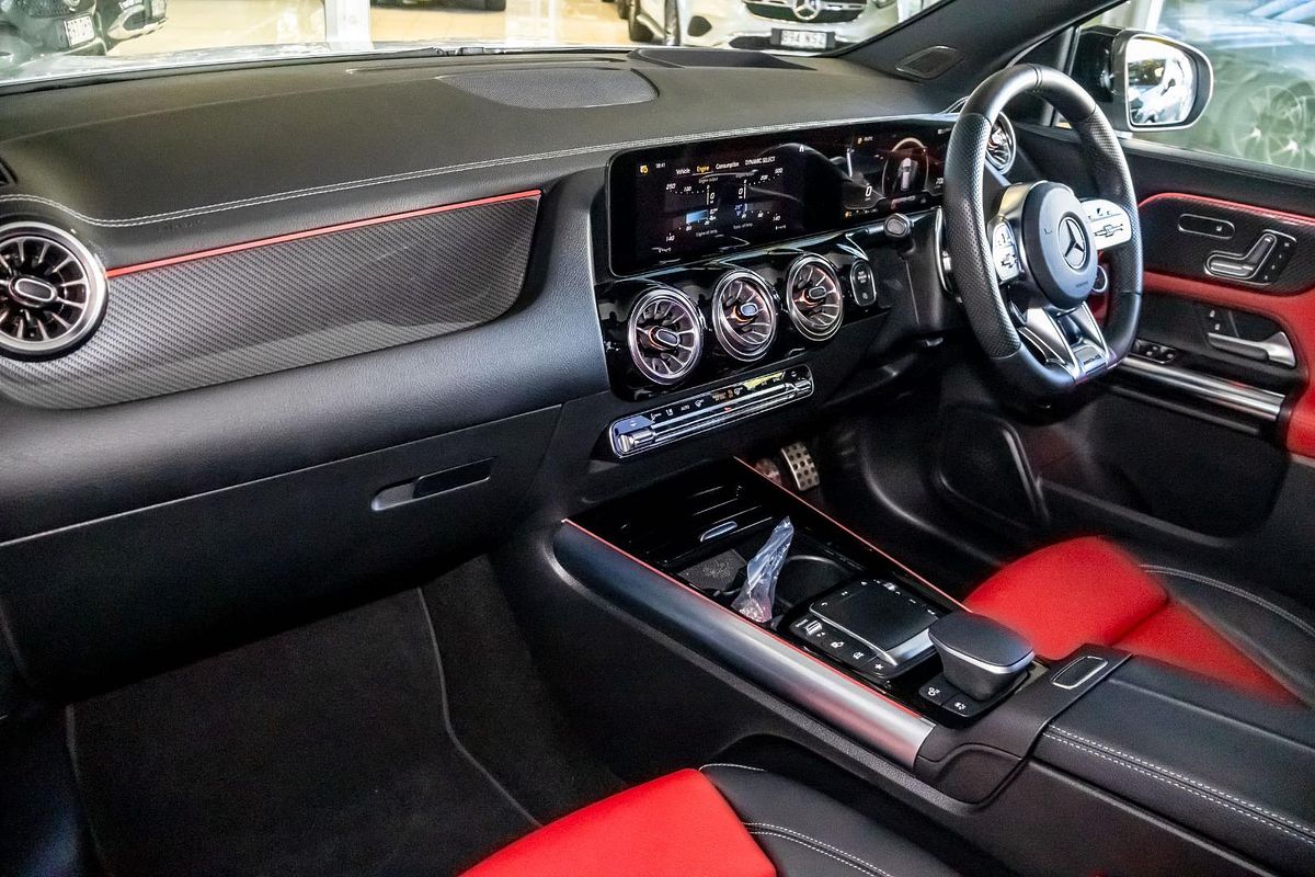H247 803+053MY GLA35 AMG WAG 5 dr SSD 8sp 2.0T
