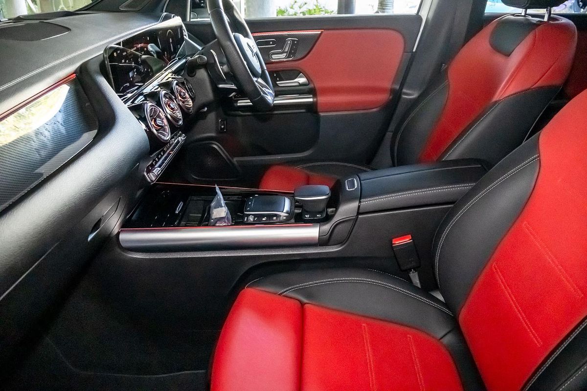 H247 803+053MY GLA35 AMG WAG 5 dr SSD 8sp 2.0T