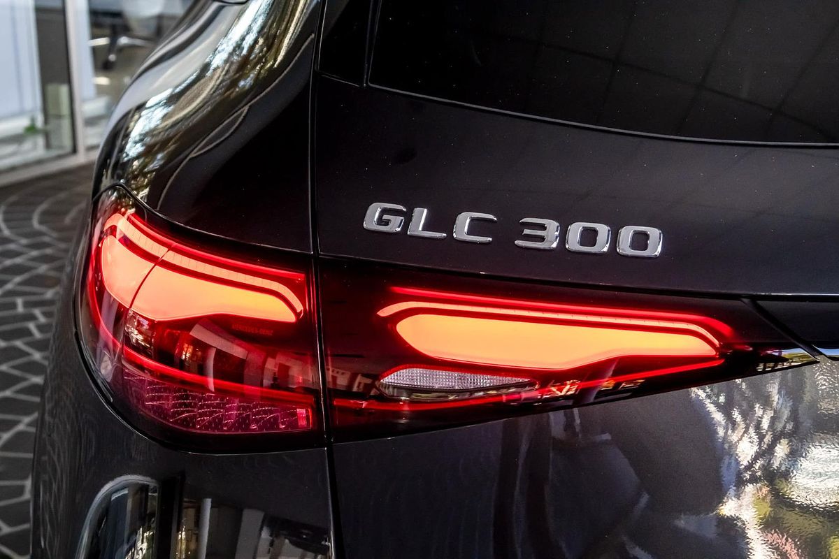 X254 805+055MY GLC300 WAG 9G 9 sp 2.0T/17kW