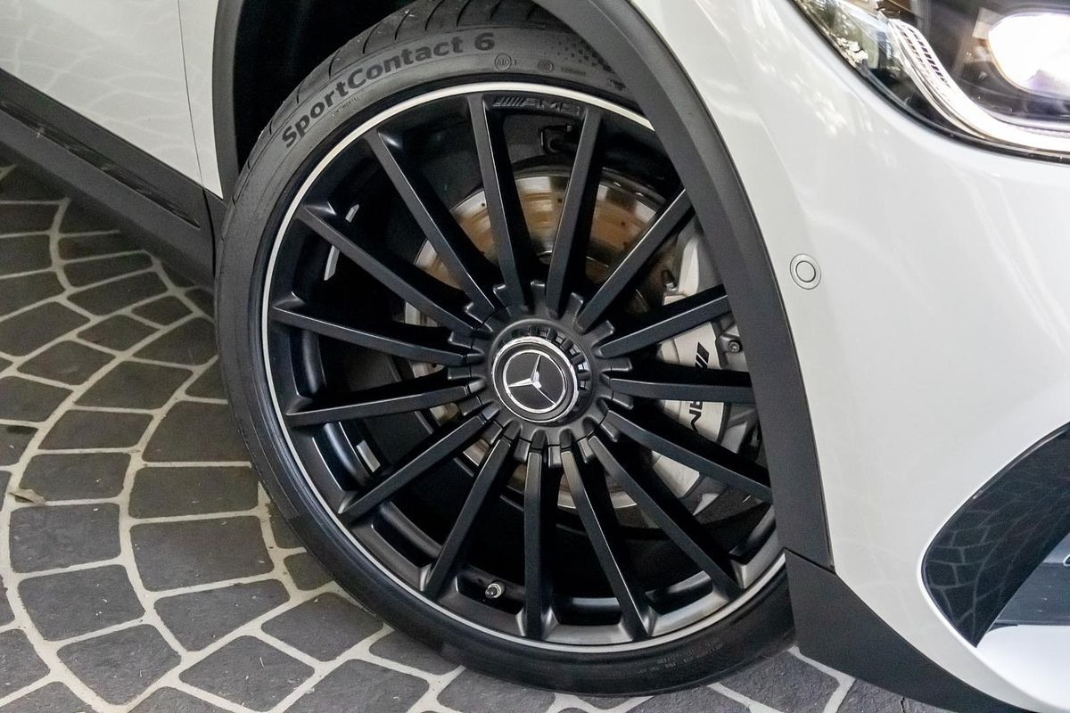 H247 803+053MY GLA35 AMG WAG 5 dr SSD 8sp 2.0T