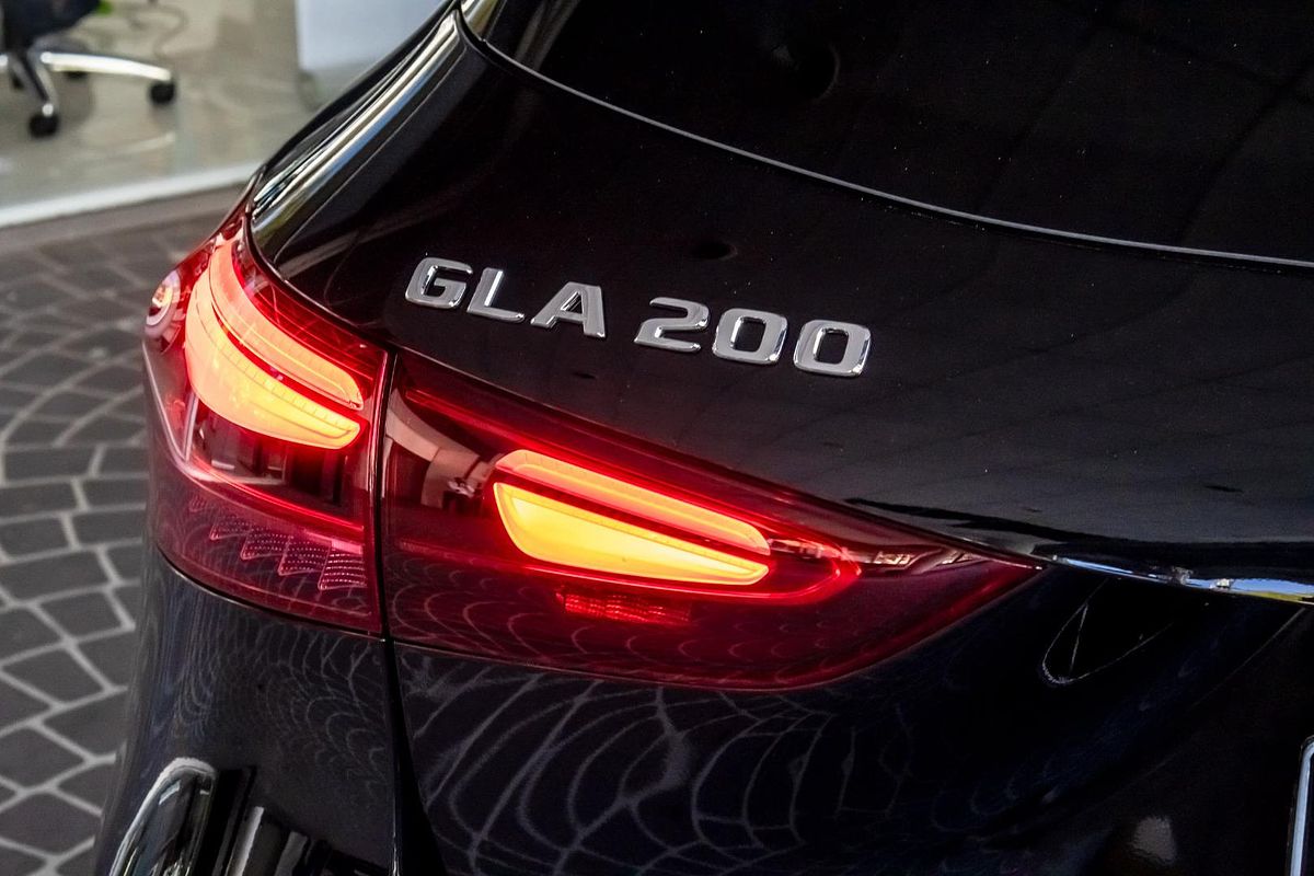 H247 805+055MY GLA200 Wagon 5d r DCT 7sp 1.3T