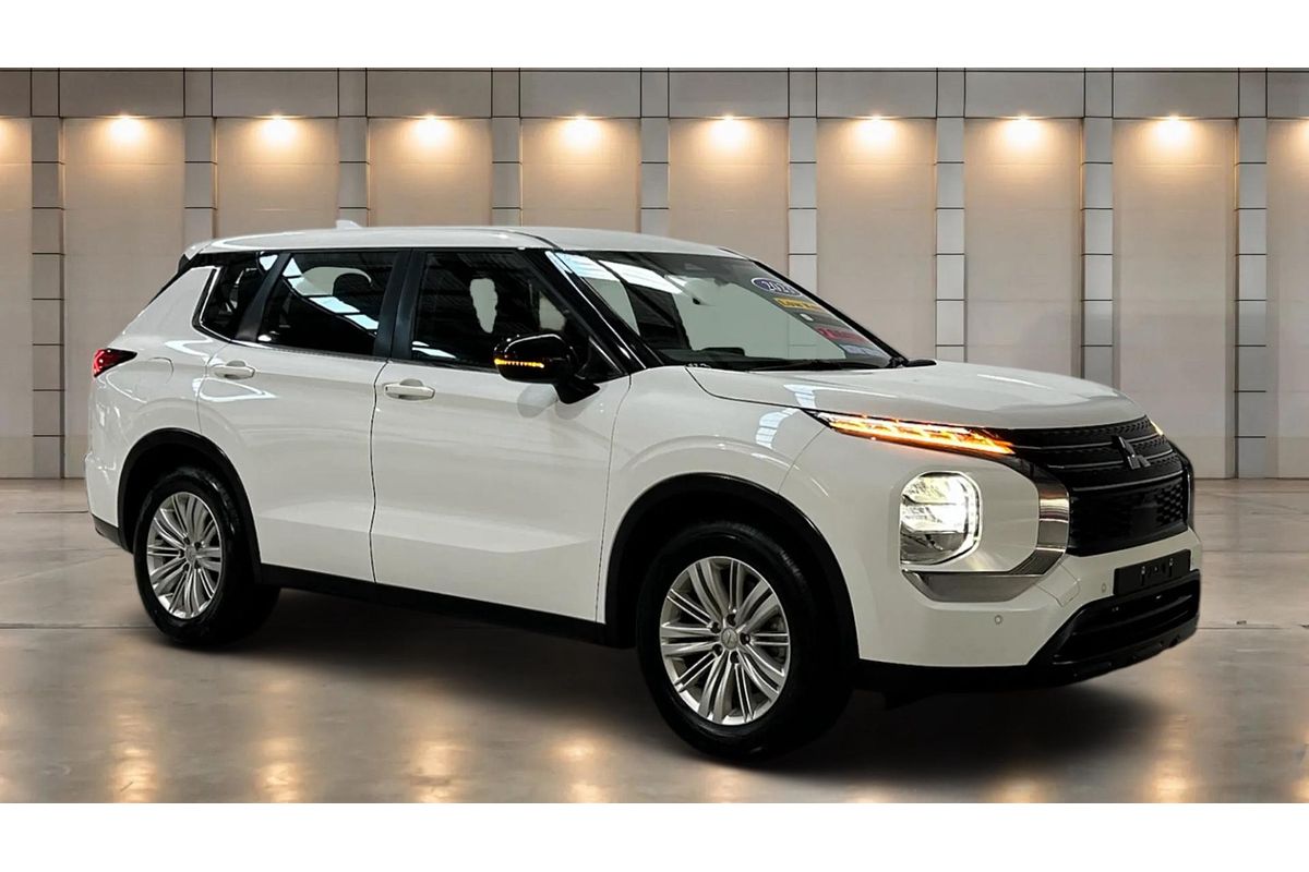 2024 Mitsubishi Outlander ES ZM
