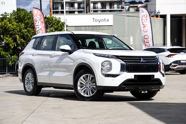 2025 Mitsubishi Outlander ES ZM