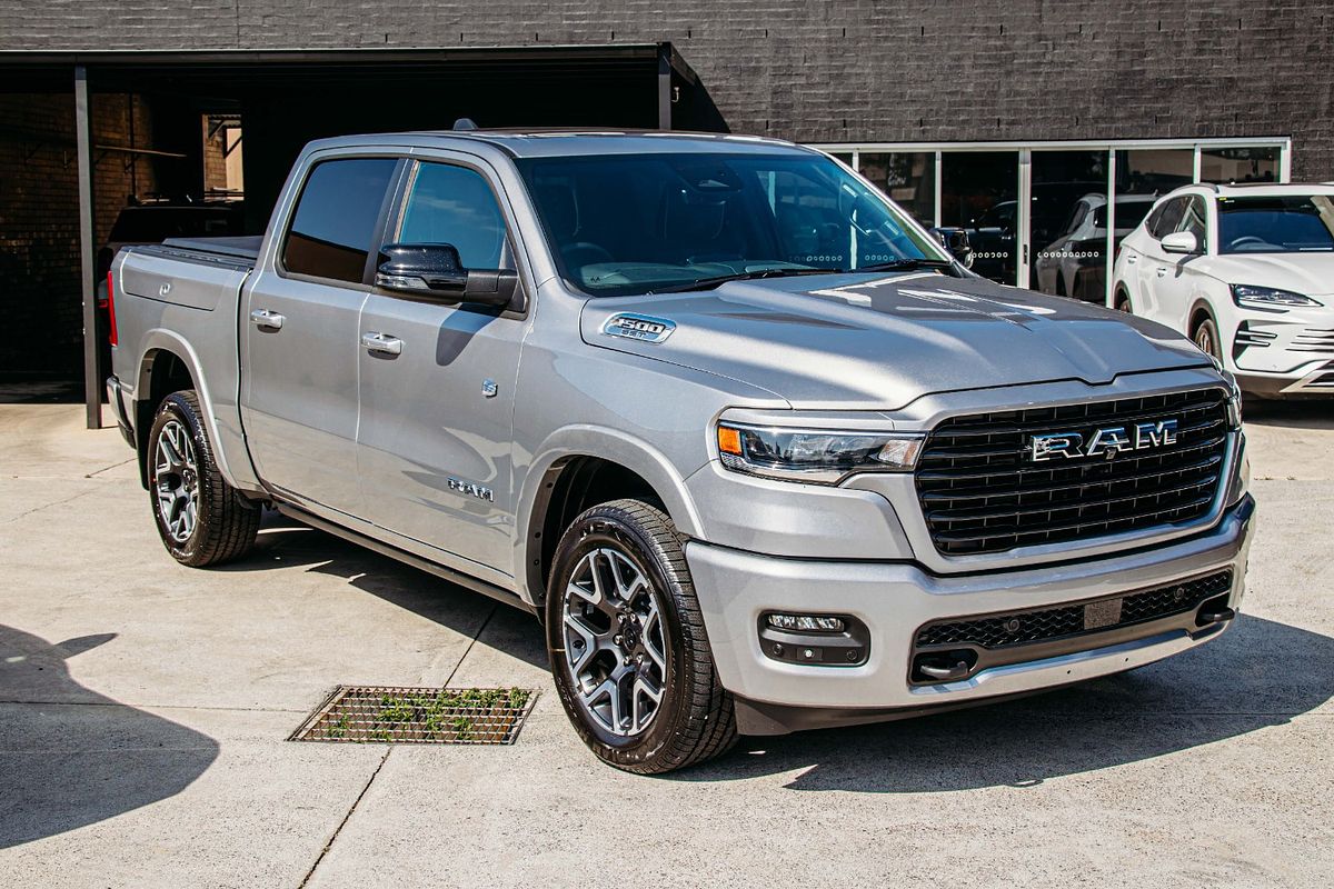 2024 RAM 1500 Laramie Sport Hurricane SO RamBox DT 4X4 SWB