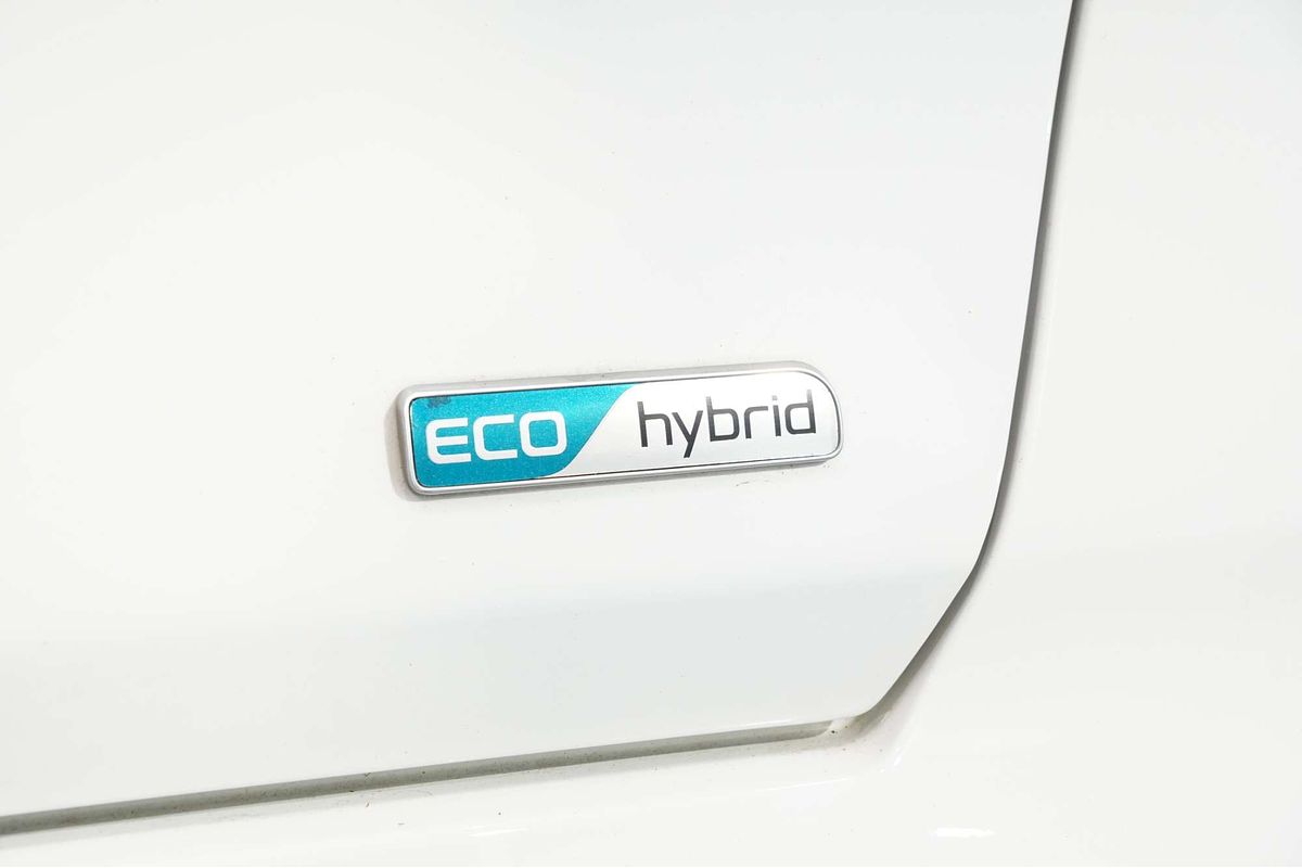 2022 Kia Niro Hybrid Sport DE