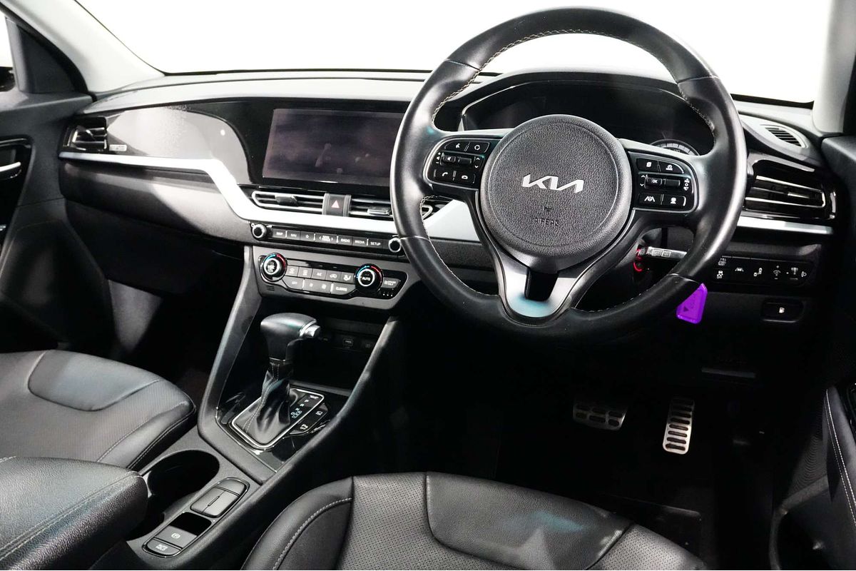 2022 Kia Niro Hybrid Sport DE