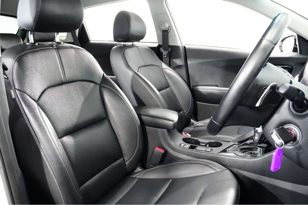 2022 Kia Niro Hybrid Sport DE