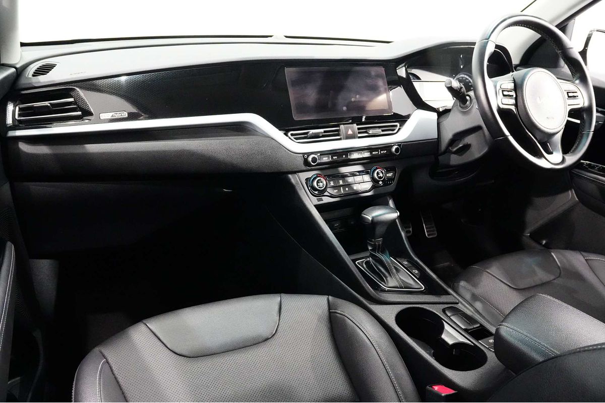 2022 Kia Niro Hybrid Sport DE