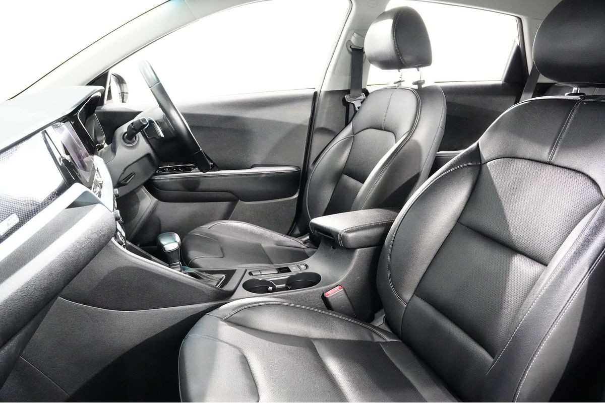 2022 Kia Niro Hybrid Sport DE