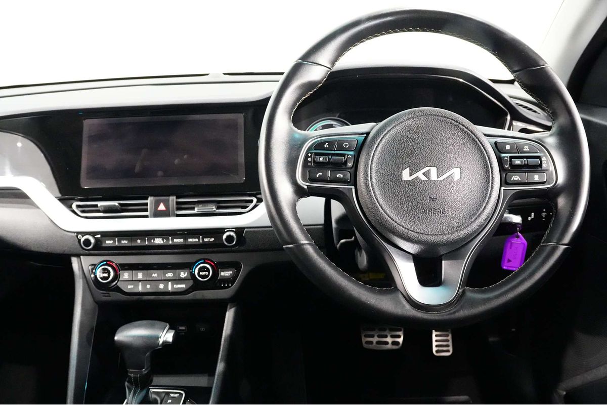 2022 Kia Niro Hybrid Sport DE