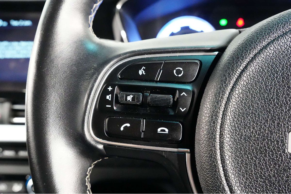 2022 Kia Niro Hybrid Sport DE