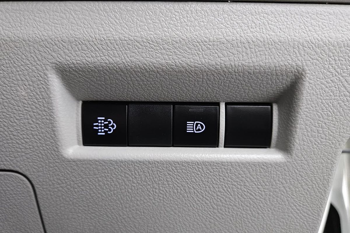 2021 Toyota Hiace Commuter GDH322R ELWB High Roof