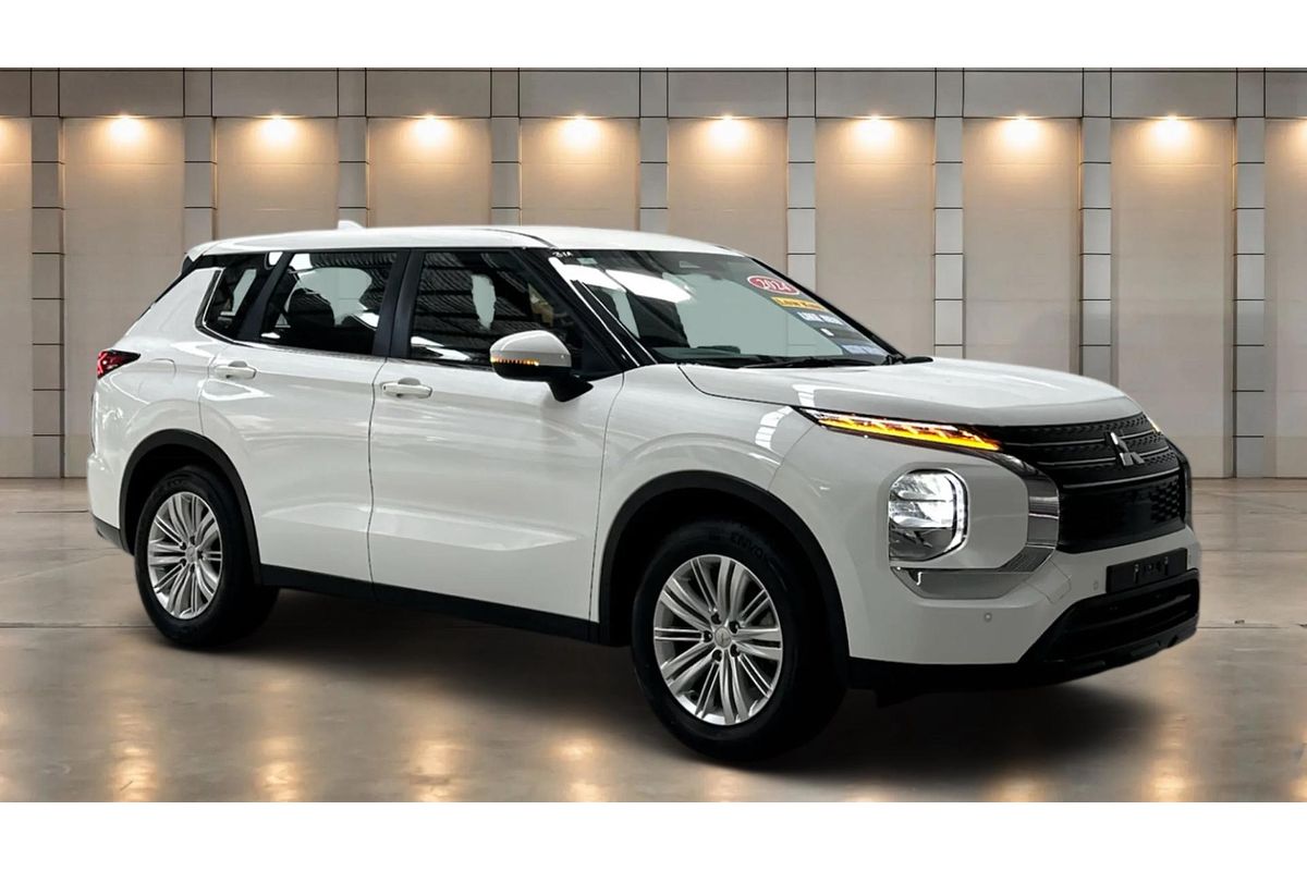 2024 Mitsubishi Outlander ES ZM