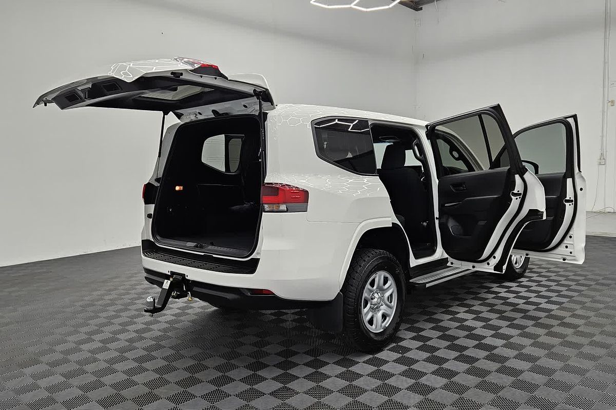 2024 Toyota Landcruiser GX FJA300R