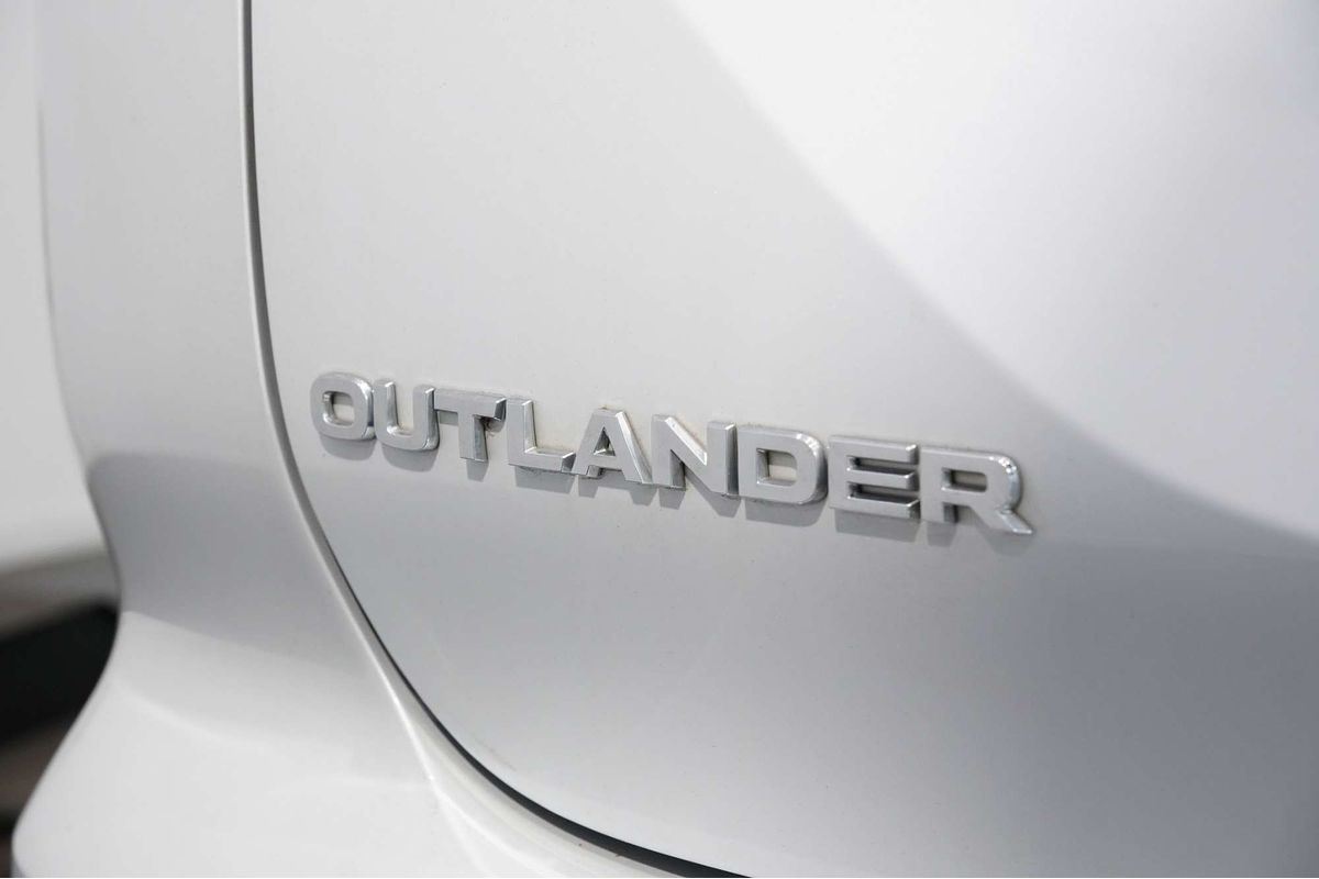 2022 Mitsubishi Outlander Exceed Tourer ZM