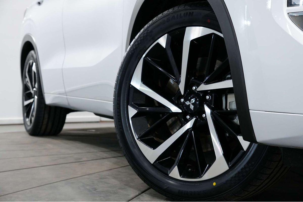 2022 Mitsubishi Outlander Exceed Tourer ZM