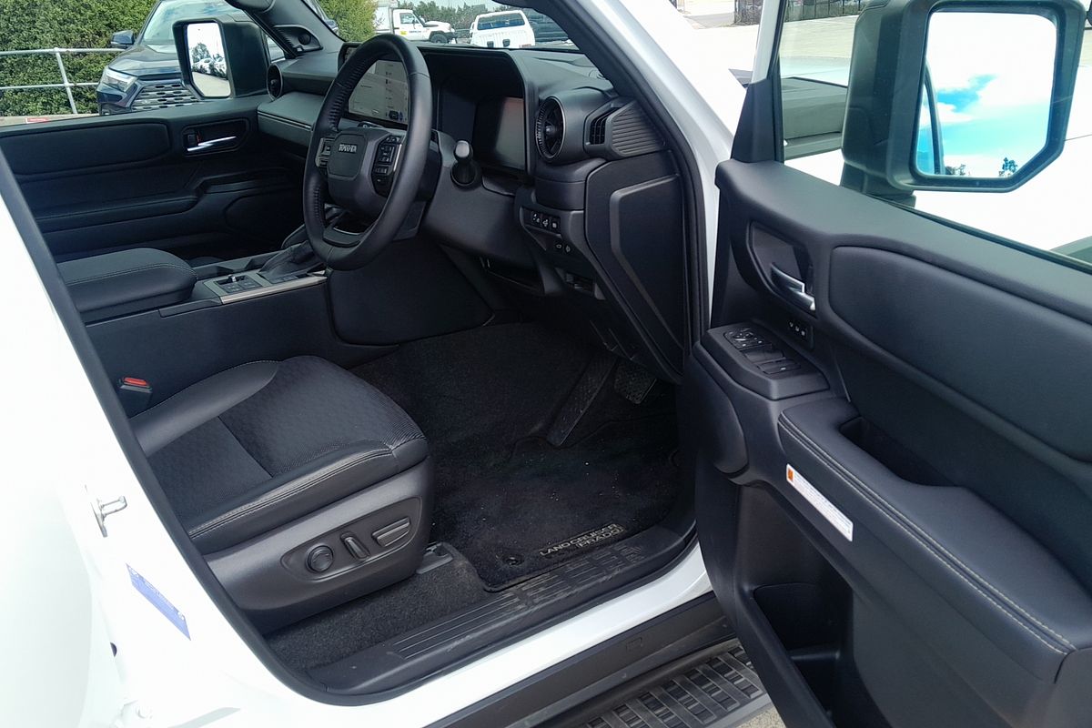 2025 Toyota Landcruiser Prado Altitude GDJ251R