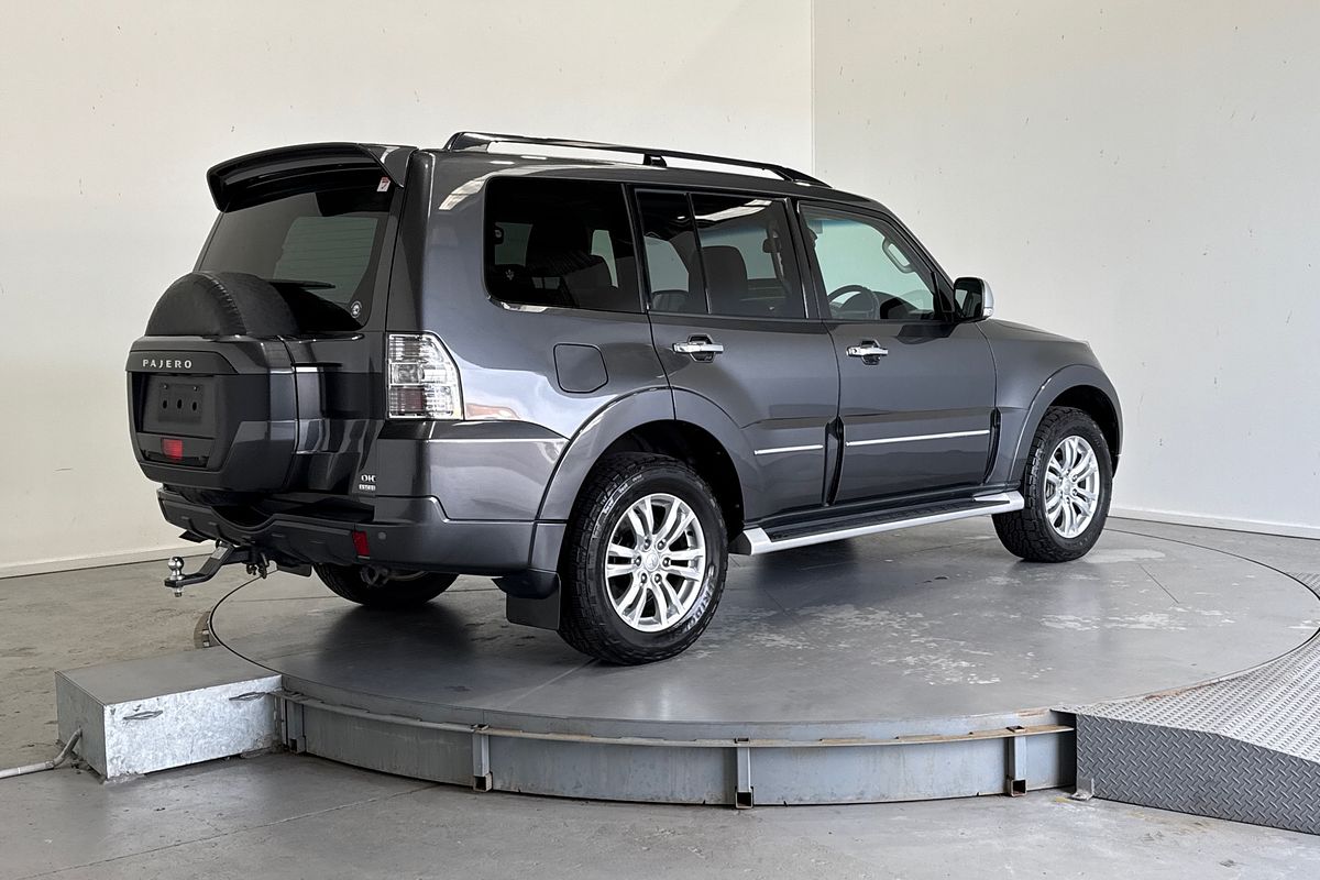 2020 Mitsubishi Pajero Exceed NX