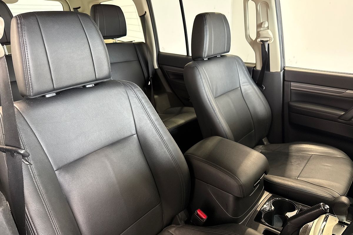2020 Mitsubishi Pajero Exceed NX