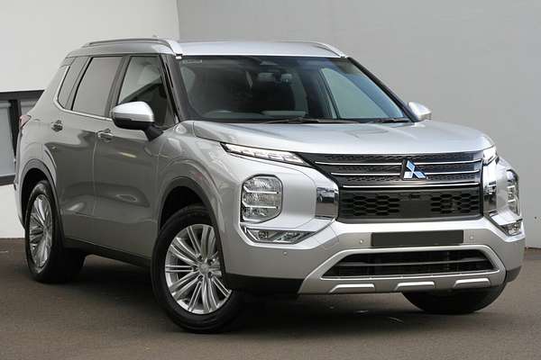 2024 Mitsubishi Outlander LS ZM