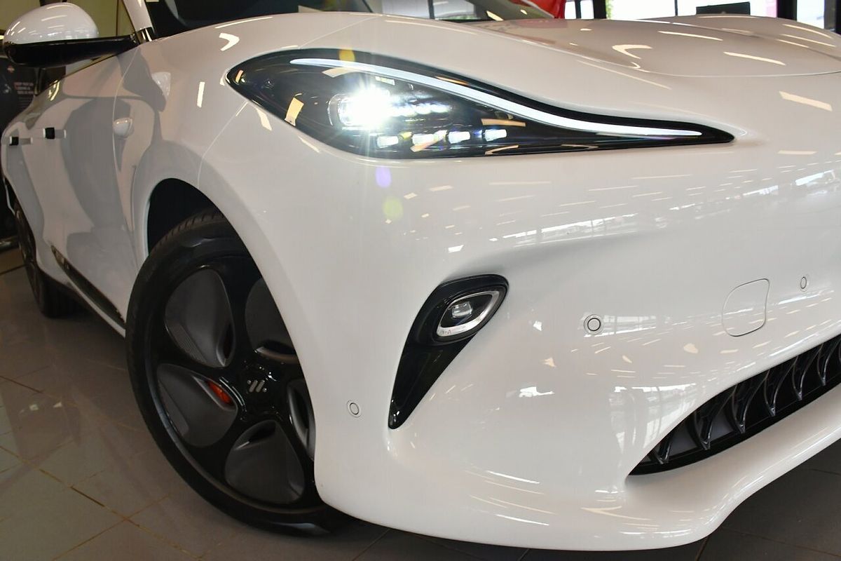 2026 MG IM6