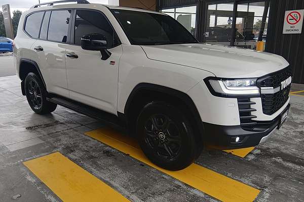 2025 Toyota Landcruiser GR Sport FJA300R