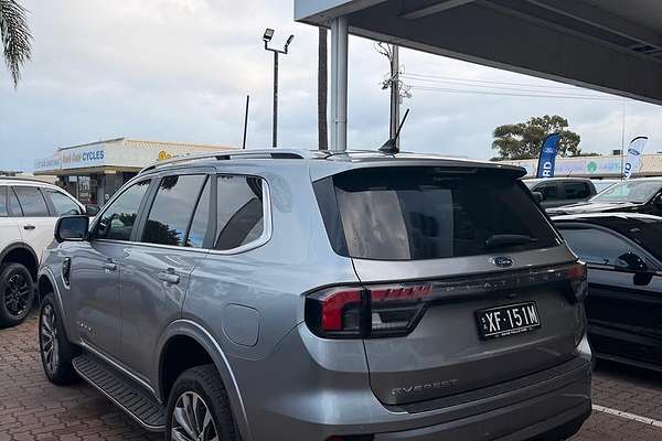 2025 Ford Everest Platinum 3.0L thumb-3