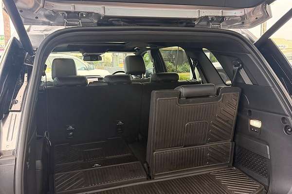 2025 Ford Everest Platinum 3.0L thumb-15
