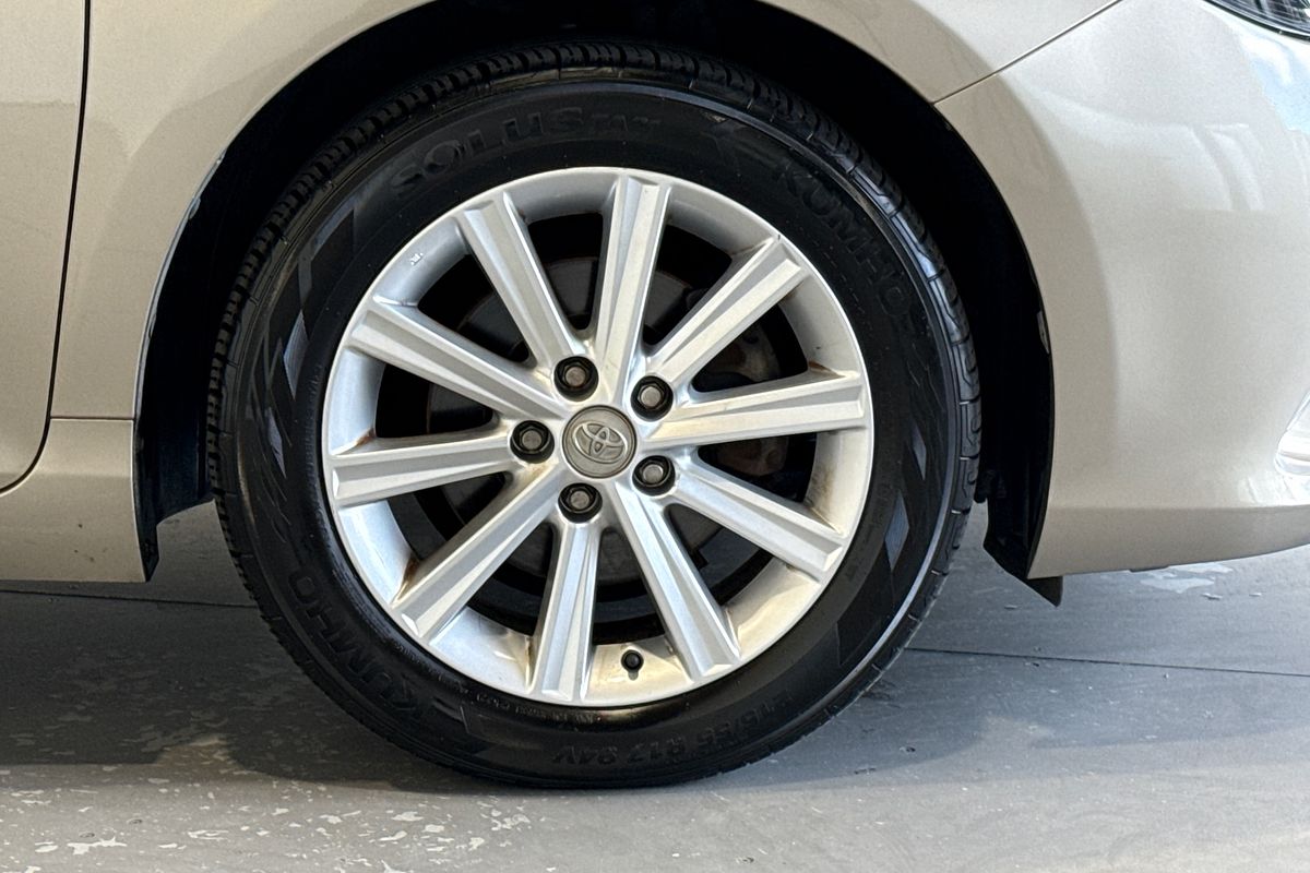 2017 Toyota Camry Atara S ASV50R