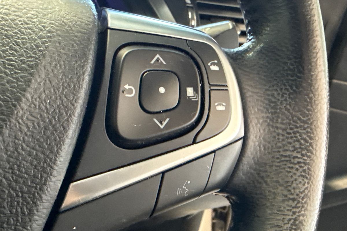 2017 Toyota Camry Atara S ASV50R