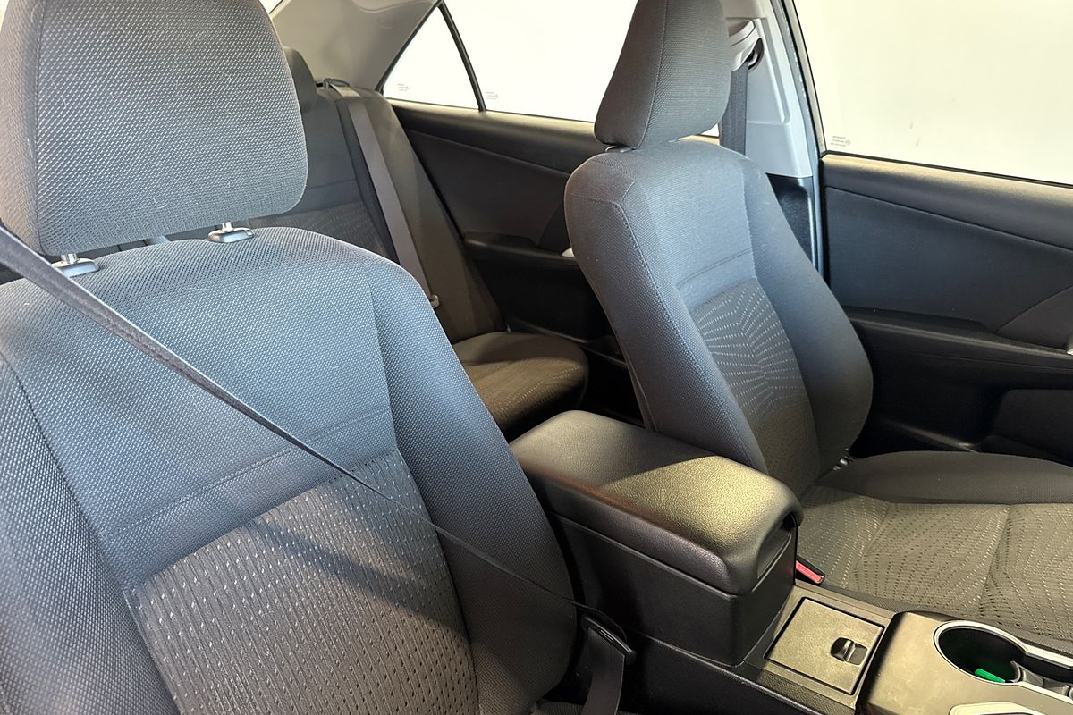 2017 Toyota Camry Atara S ASV50R