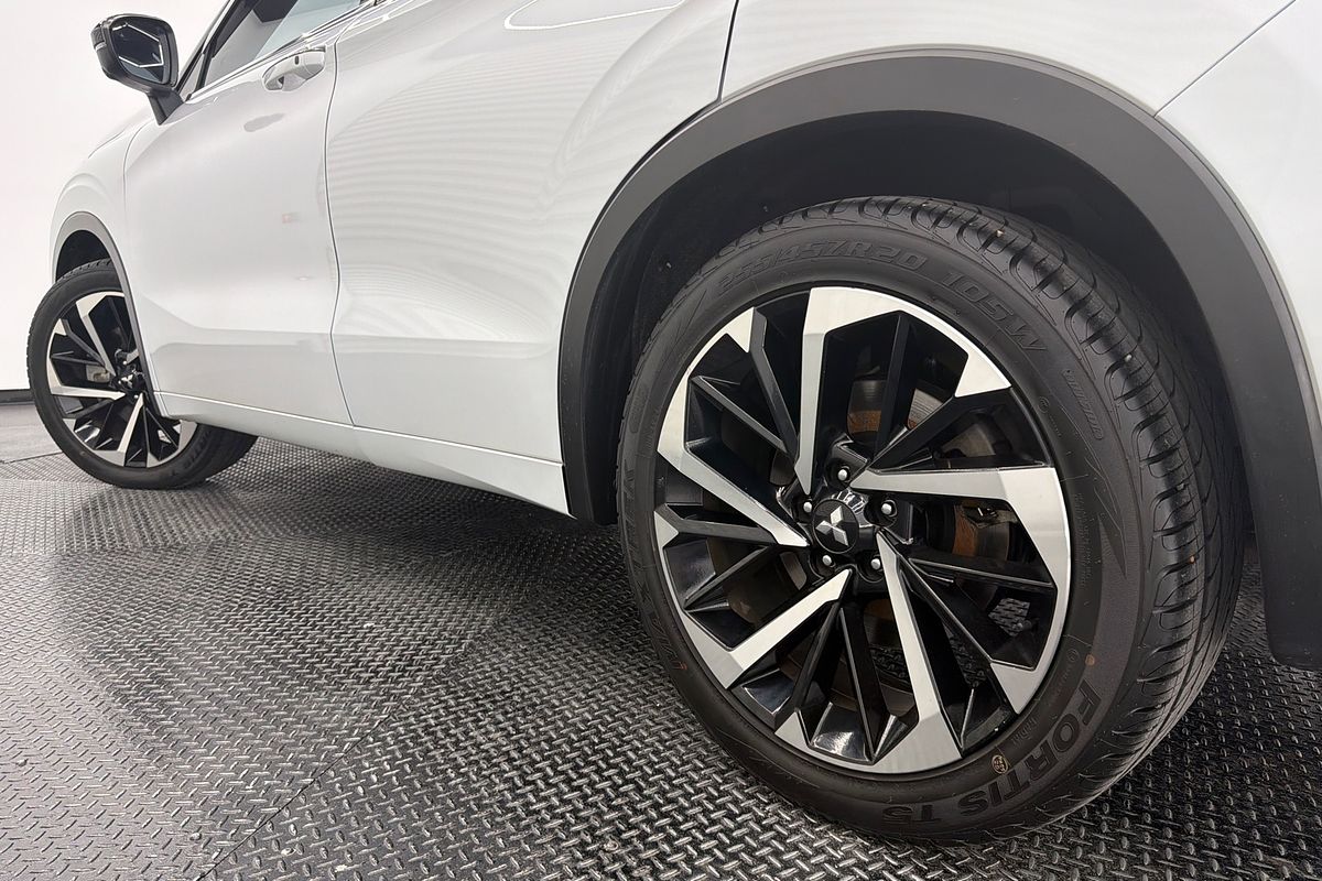 2022 Mitsubishi Outlander Exceed Tourer ZM
