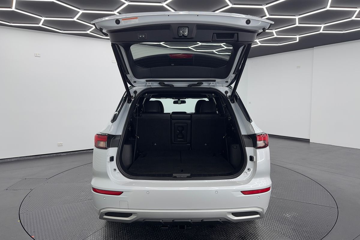 2022 Mitsubishi Outlander Exceed Tourer ZM