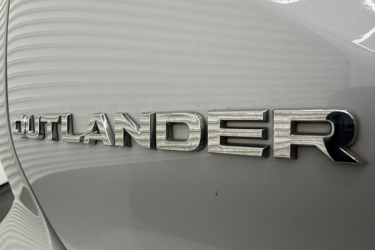 2022 Mitsubishi Outlander Exceed Tourer ZM