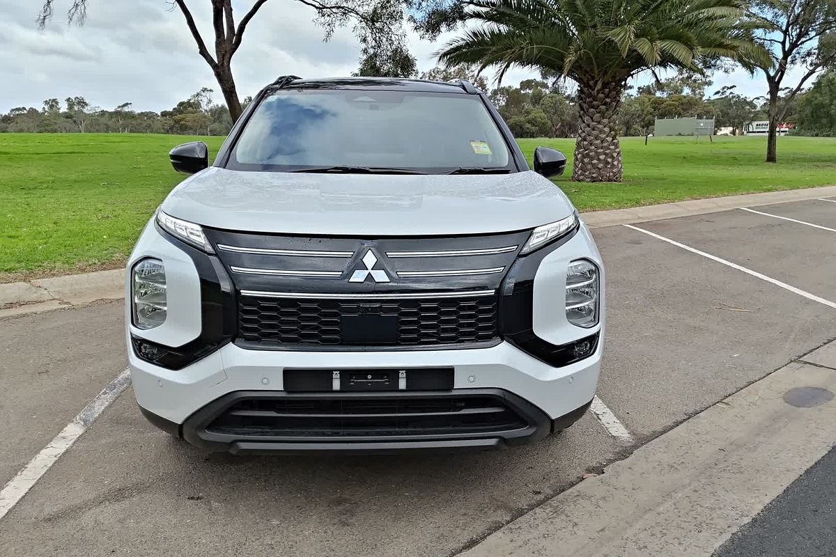2026 Mitsubishi Outlander LS ZM