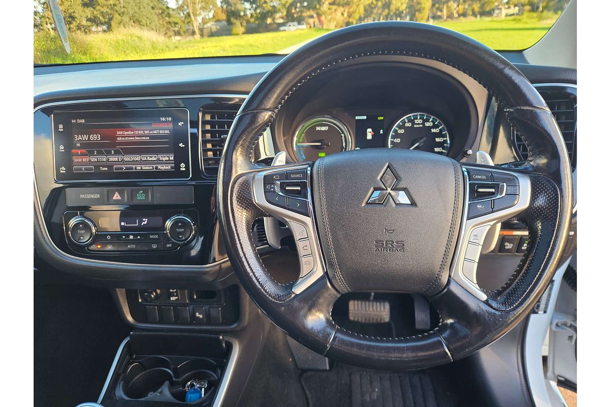 2017 Mitsubishi Outlander PHEV Exceed ZK