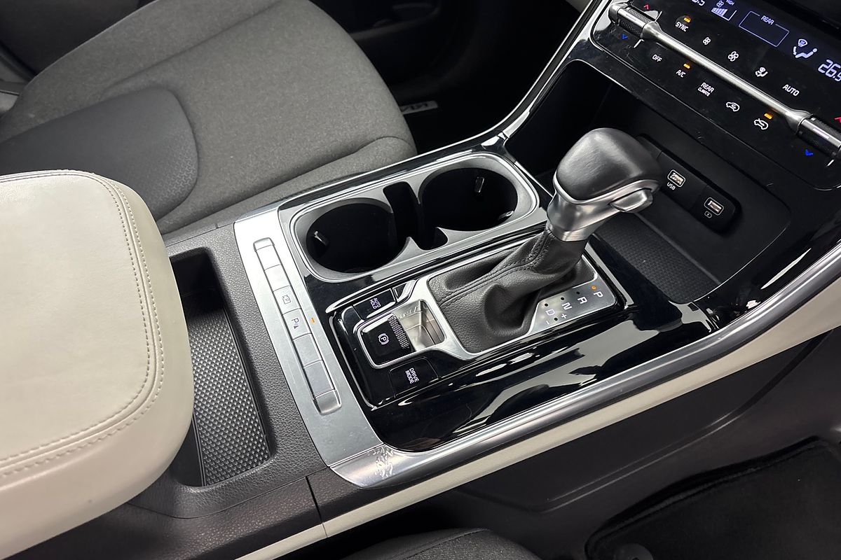2023 Kia Carnival Si KA4