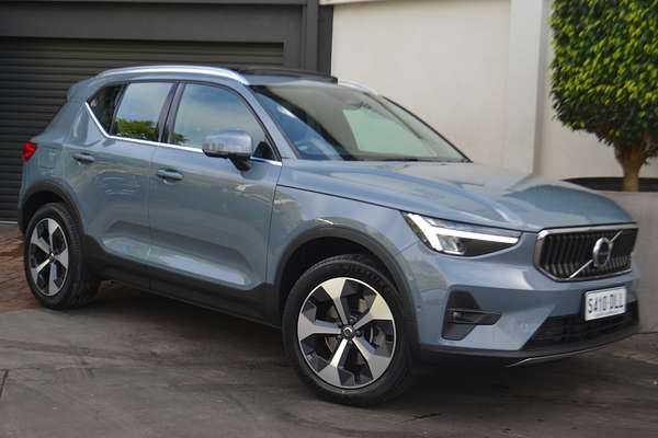 2023 Volvo XC40 Plus B4