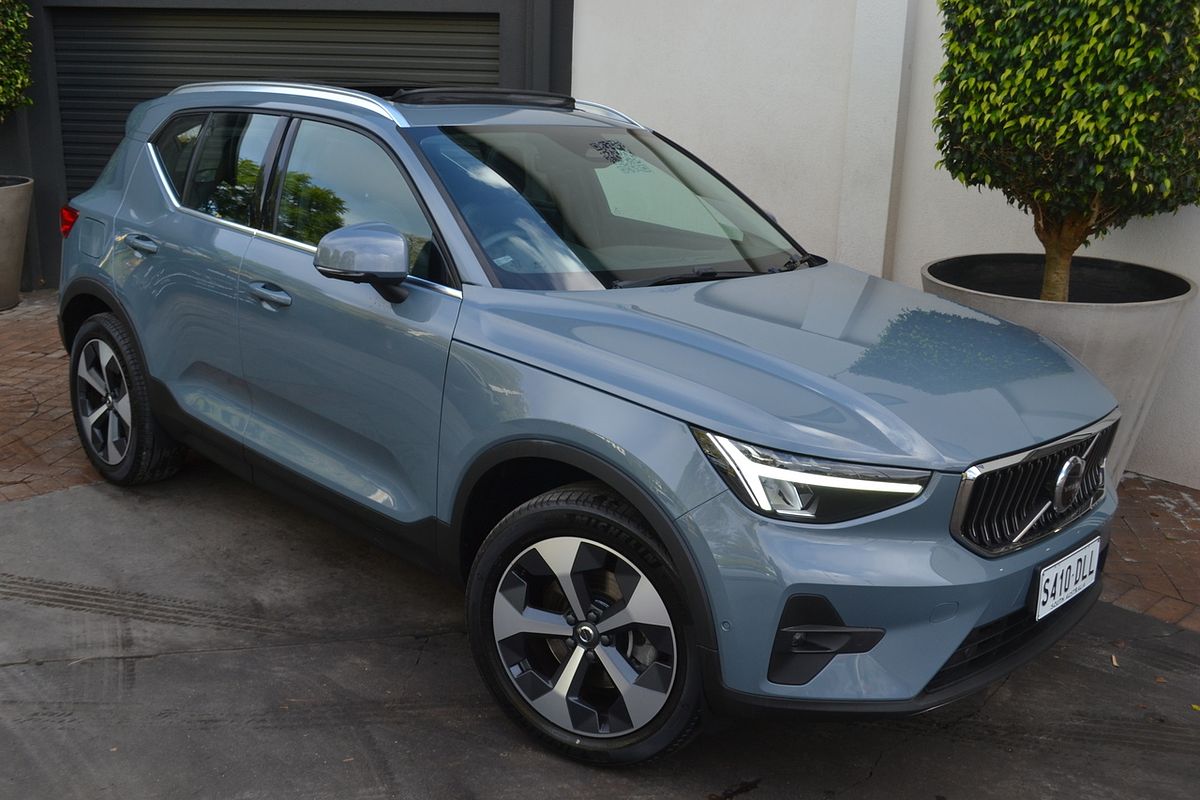 2023 Volvo XC40 Plus B4